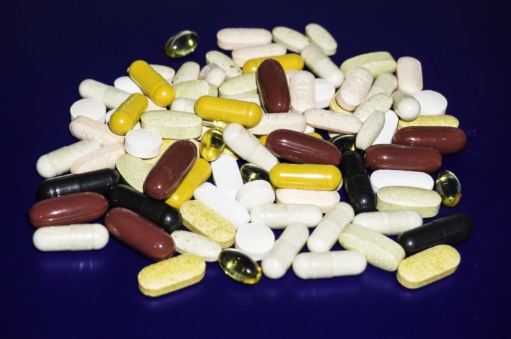 vitamins, daily dose, supplement-1831159.jpg